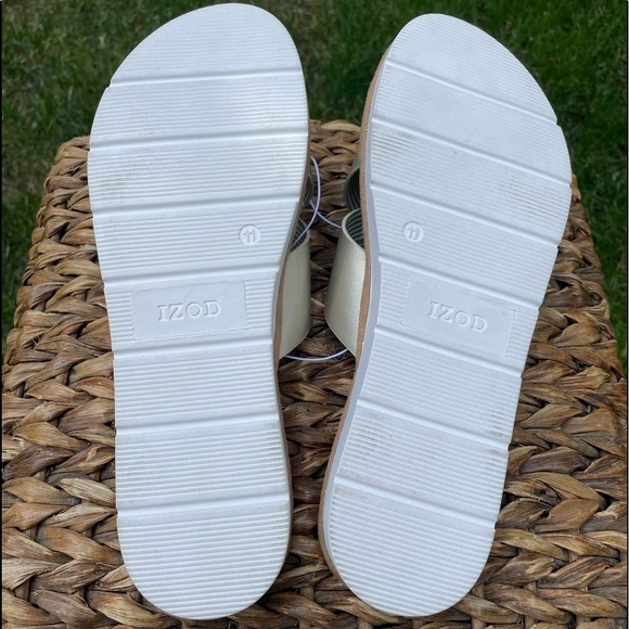 NEW IZOD Alyssa Metallic Champagne Gold Criss Cross Comfort Slide Sandal Size 11 - Picture 8 of 9